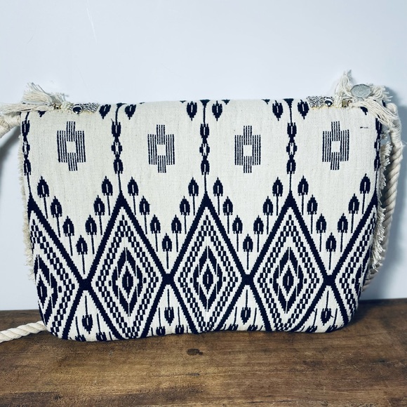 Antique Kraft Beaded Embroidered fringe coins bag - Picture 2 of 9